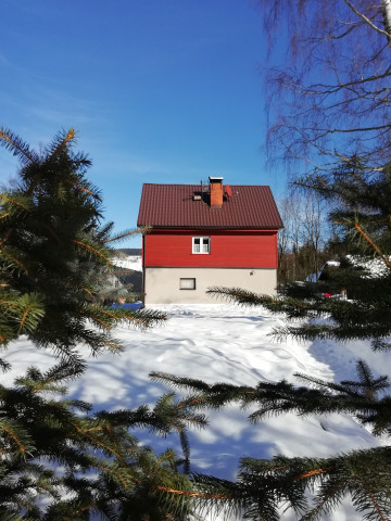 Okolí chaty v zimě